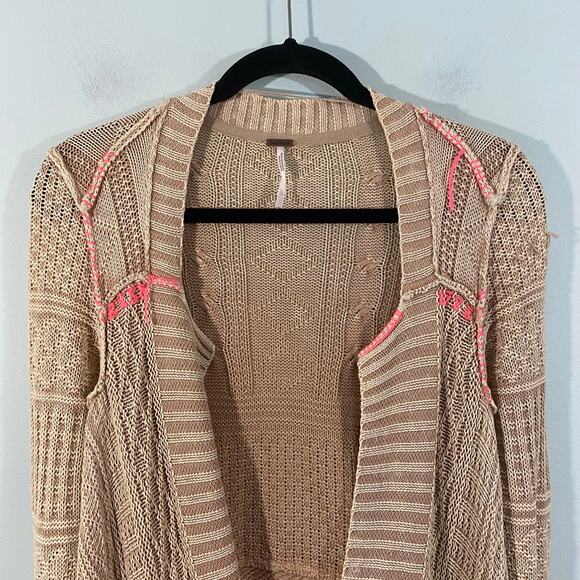 Free People Beige Pink All Washed Out Asymmetrical Chunky Boho Cardigan Size XS - Picture 2 of 11